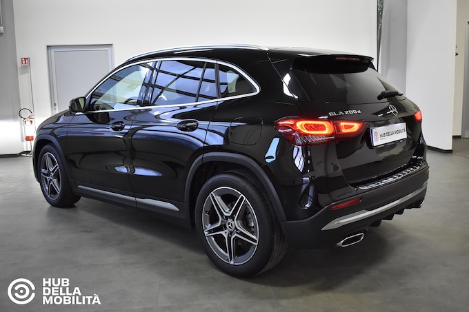 MERCEDES-BENZ GLA 200 d Automatic Premium